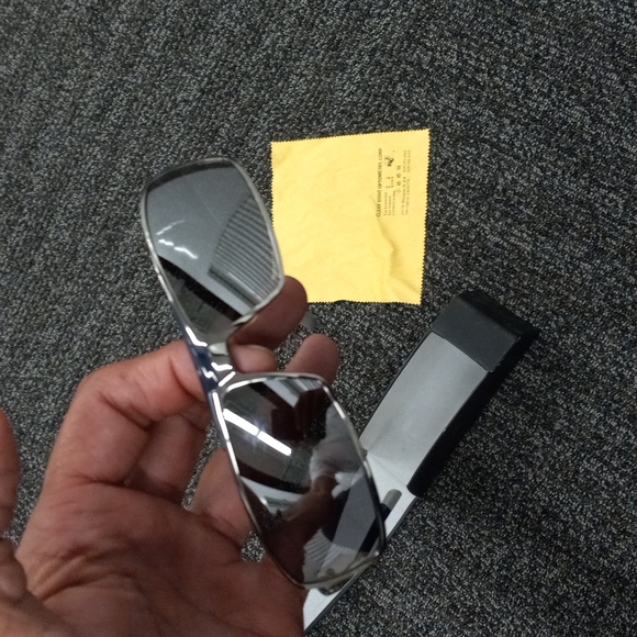 Mercedes-Benz sunglasses 👓 - Picture 5 of 9